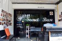 Cafe and Bar Secret Base